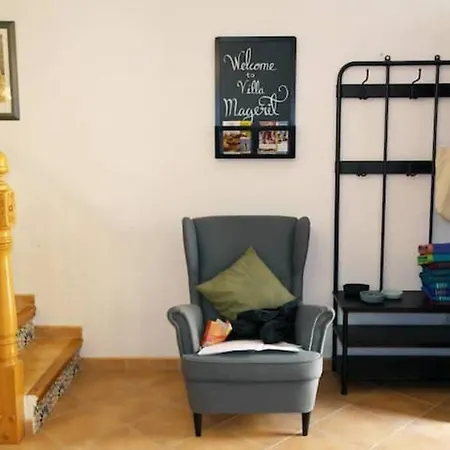 Holiday home Magerit, Entire 5 Minutes Easy Walk To Sandy