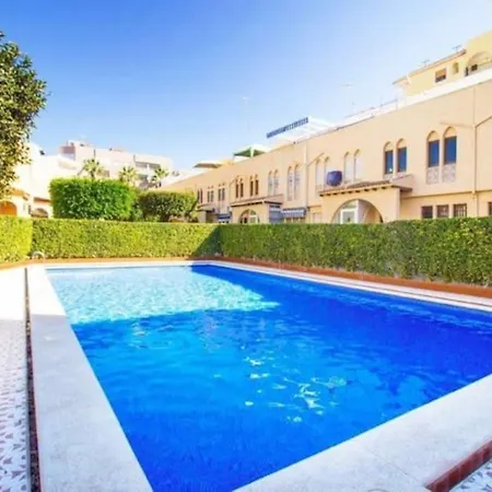 Magerit, Entire 5 Minutes Easy Walk To Sandy Holiday home *