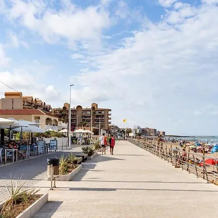 Magerit, Entire 5 Minutes Easy Walk To Sandy Holiday home *