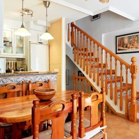 Magerit, Entire 5 Minutes Easy Walk To Sandy Holiday home