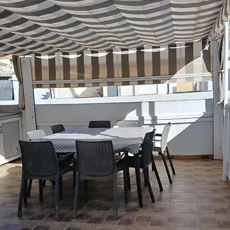 Holiday home Magerit, Entire 5 Minutes Easy Walk To Sandy *